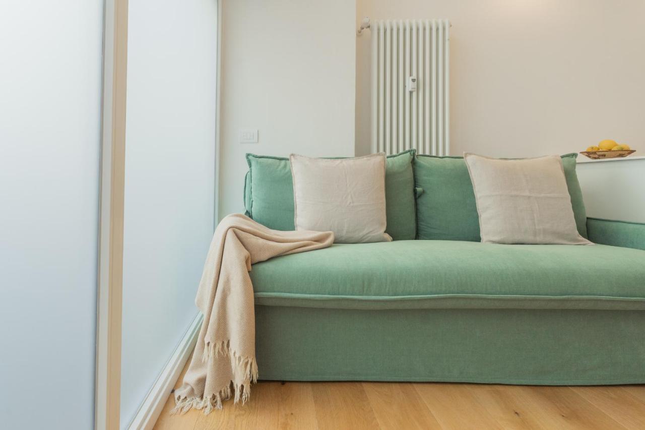A Step From The Lake Apartment By Rent All Комо Екстериор снимка