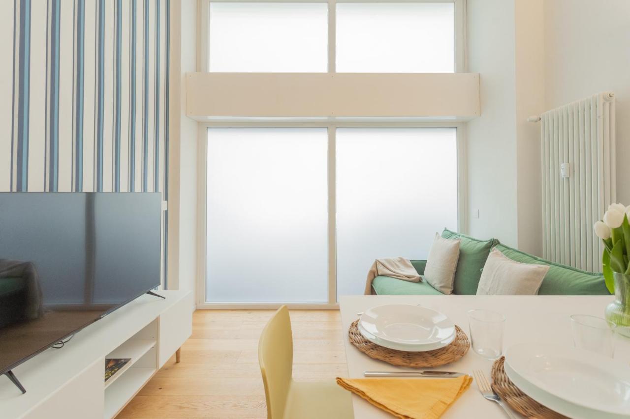 A Step From The Lake Apartment By Rent All Комо Екстериор снимка