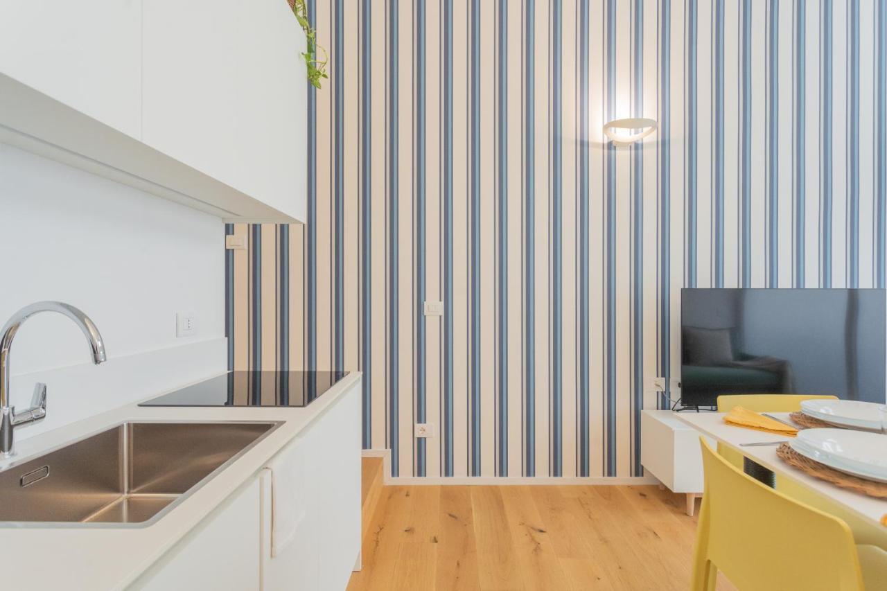 A Step From The Lake Apartment By Rent All Комо Екстериор снимка