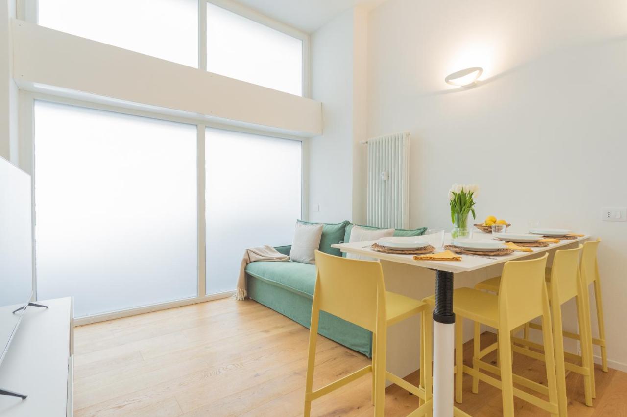 A Step From The Lake Apartment By Rent All Комо Екстериор снимка