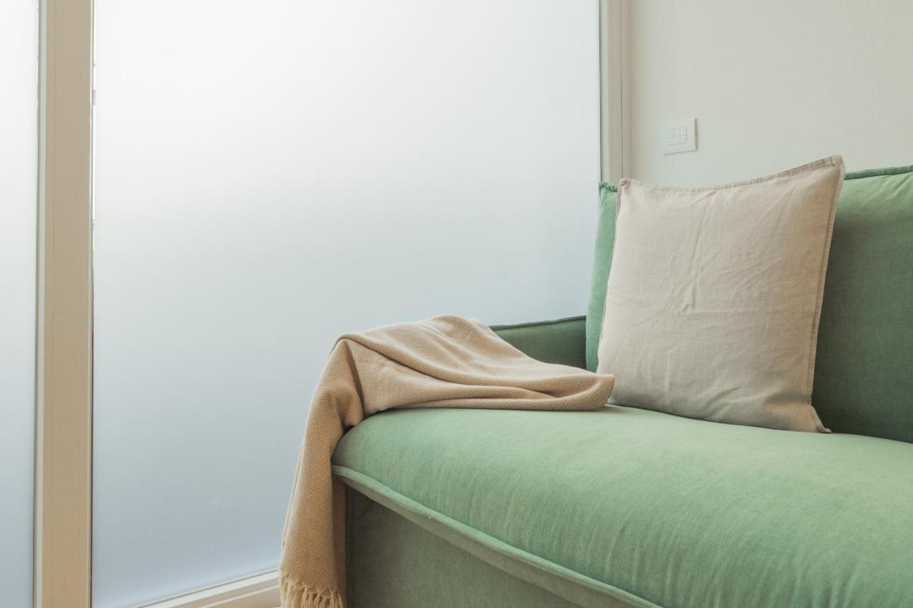 A Step From The Lake Apartment By Rent All Комо Екстериор снимка